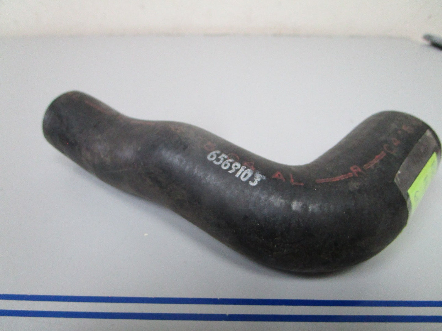 *NEW OEM* 0720 Bobcat Hose 6569103