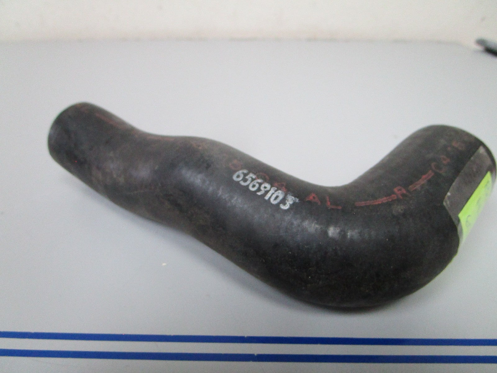 *NEW OEM* 0720 Bobcat Hose 6569103