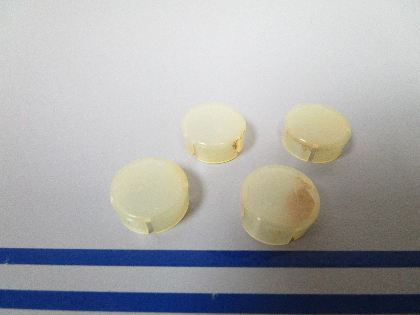 NEW OEM (LOT OF 4) 308055 0308055 OMC Johnson Evinrude Trunnion Cap 0810