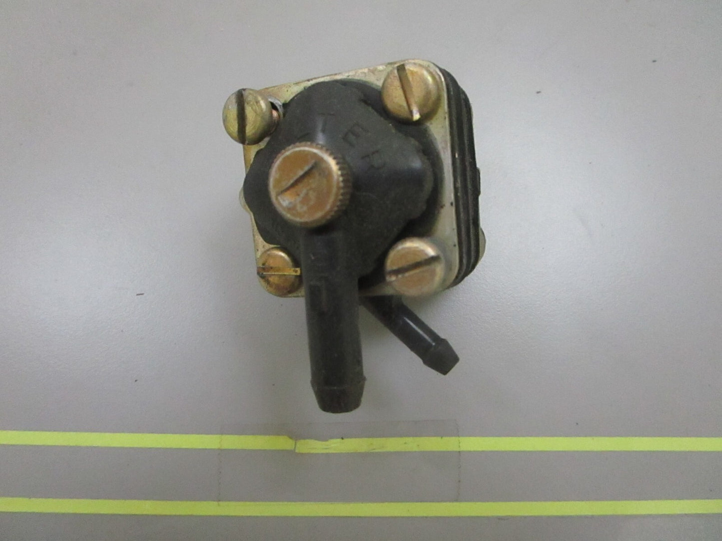 *NEW OEM* 0810 OMC Johnson Evinrude Fuel Pump 391667 0391667