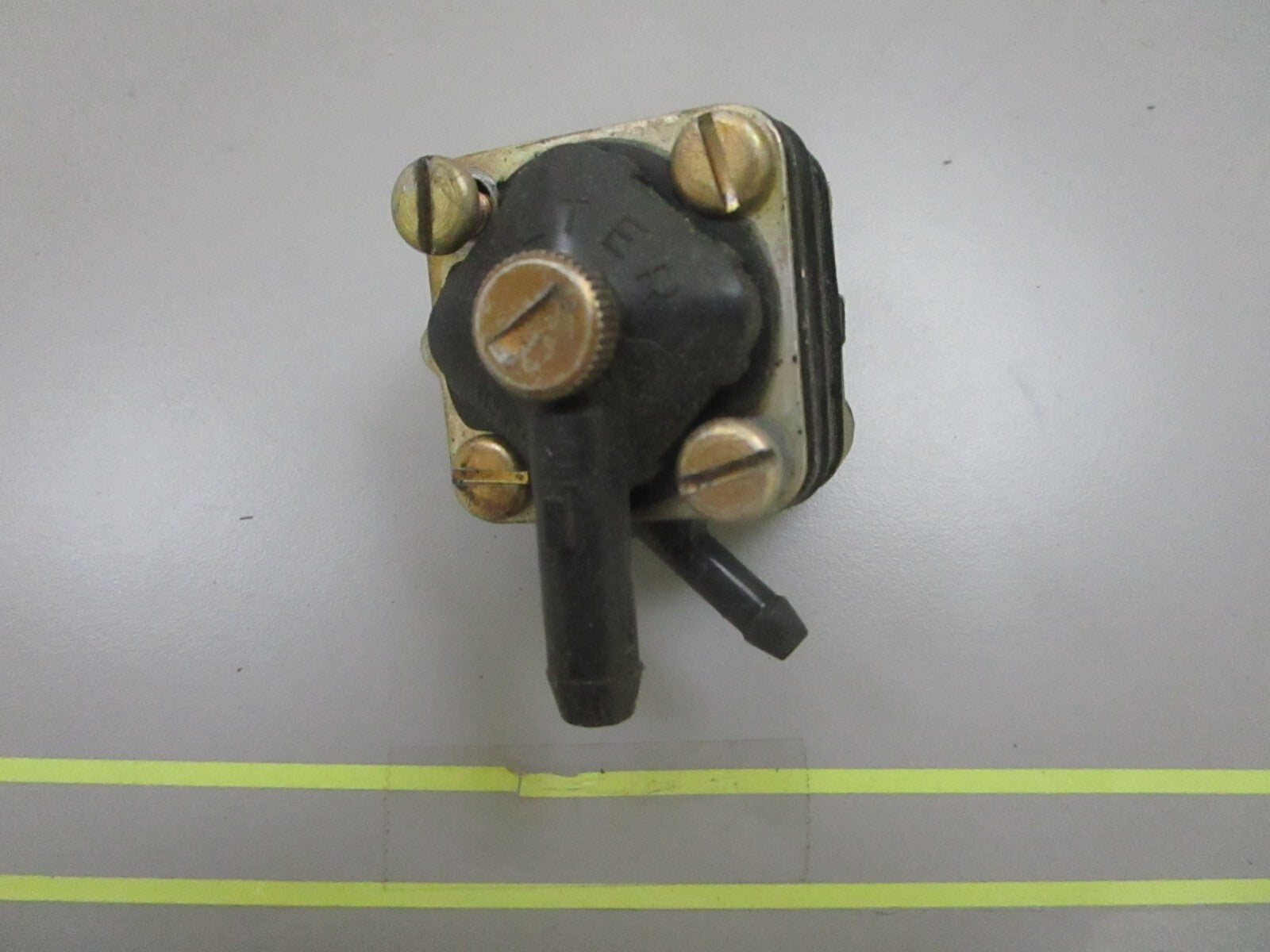 *NEW OEM* 0810 OMC Johnson Evinrude Fuel Pump 391667 0391667