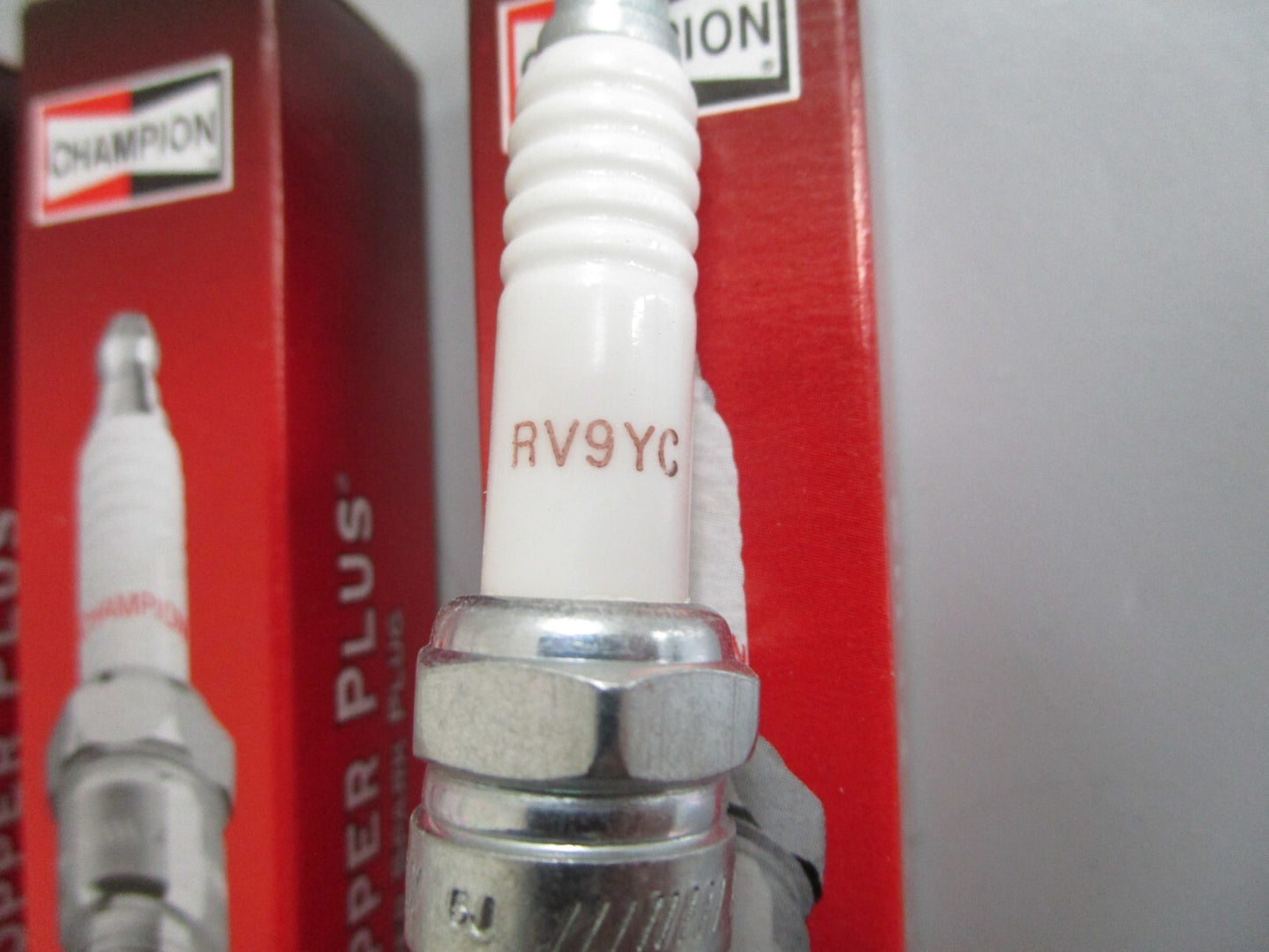 *NEW* (LOT OF 8) 0820 Champion Spark Plug RV9YC