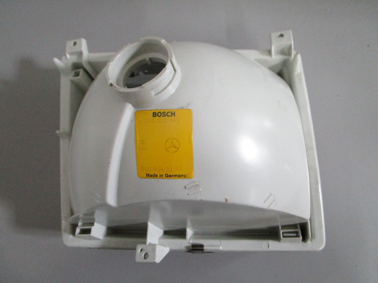 NEW OEM 0038262290 1305320491 Mercedes-Benz Bosch Left Headlight 0820