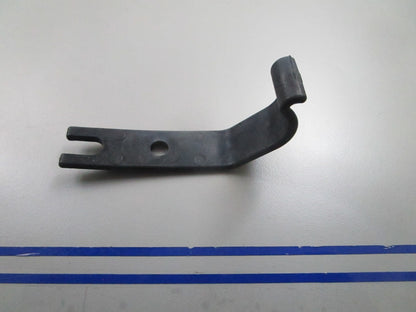 *NEW OEM* 0810 OMC Johnson Evinrude Fuel Line Retainer 329610 0329610