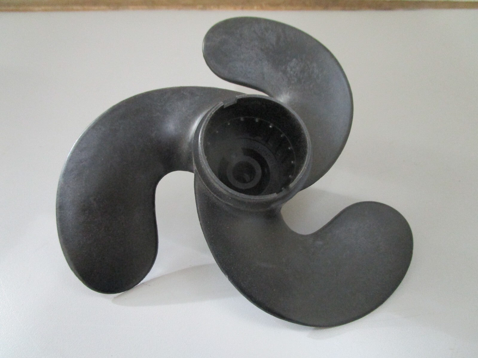 *NEW OEM* 0810 OMC Johnson Evinrude 7 1/2 x 4P Propeller 125990 0125990