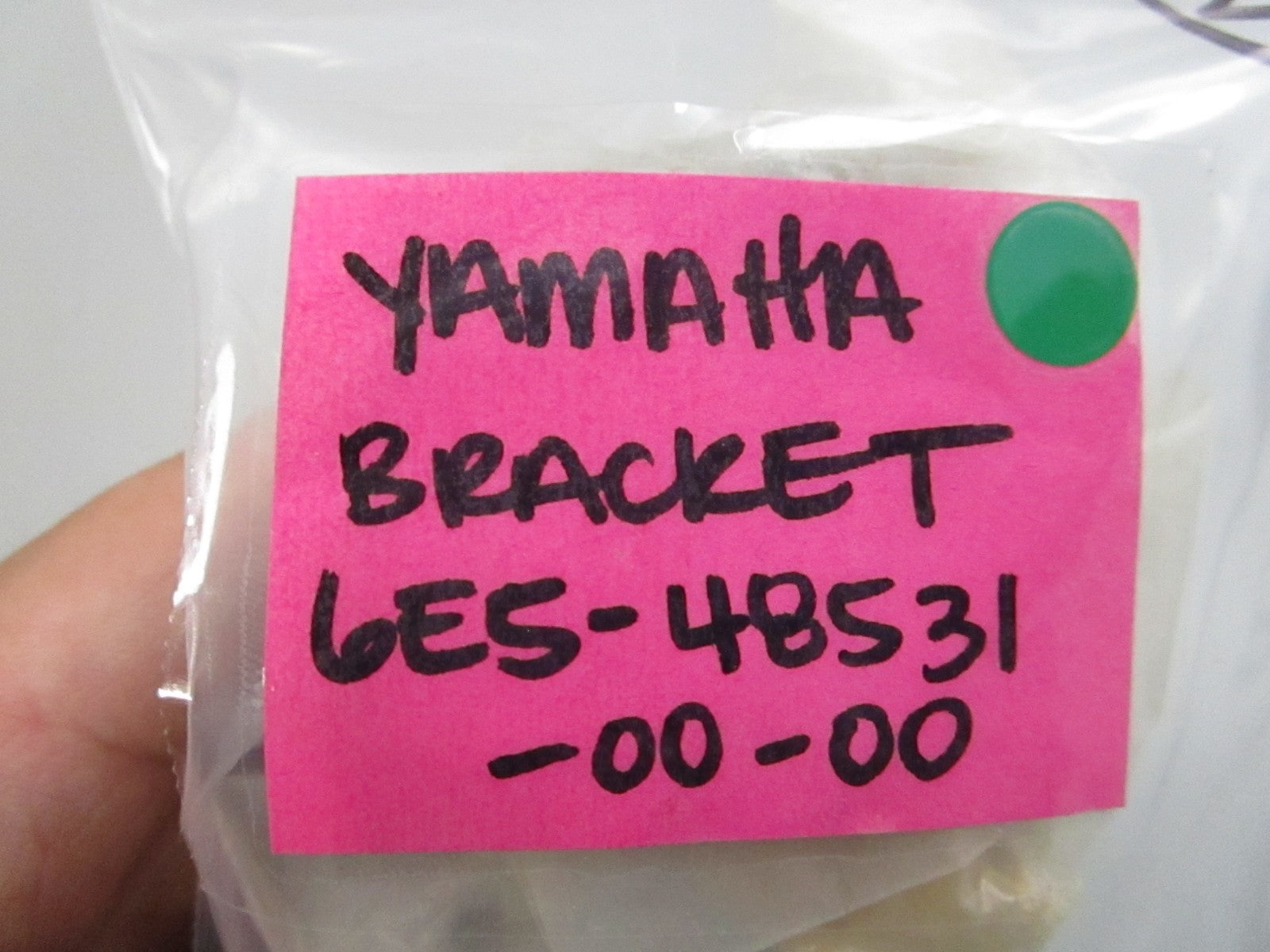 NEW OEM 6E5-48531-00-00 Yamaha Bracket 0810