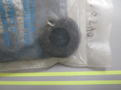*NEW OEM* 0810 Mercury Quicksilver Grommet F94840