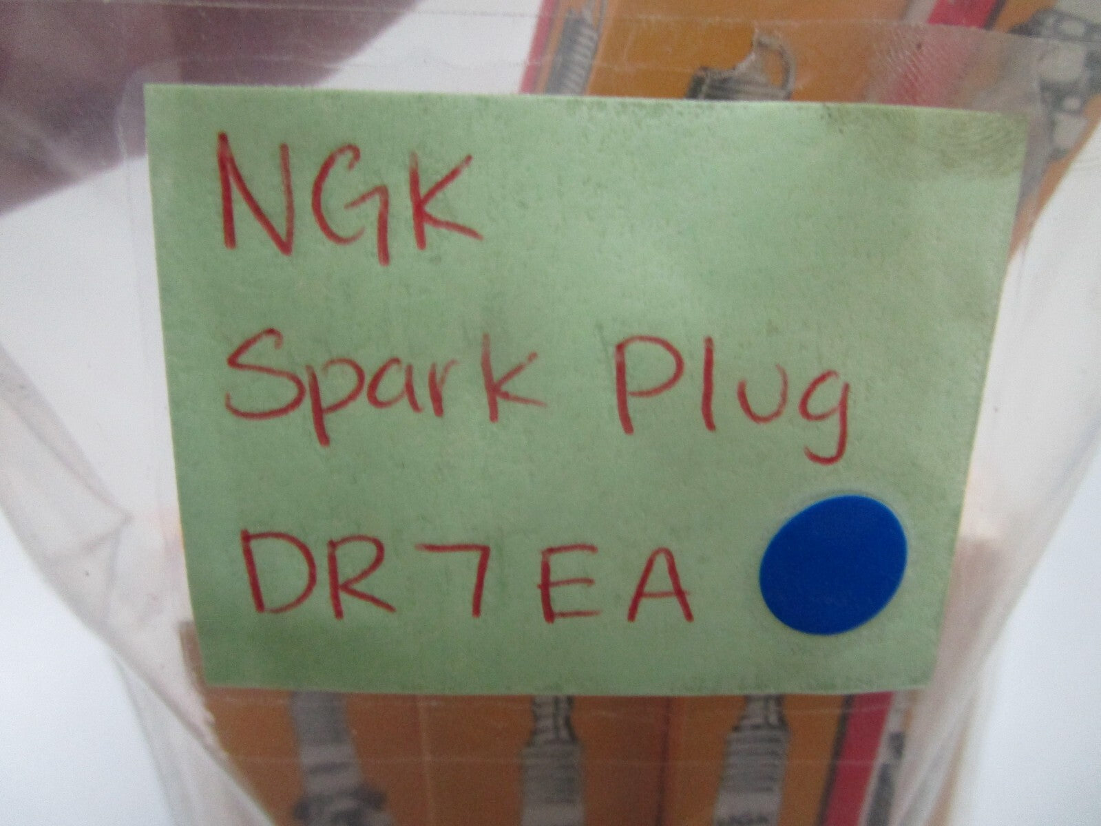 *NEW* (LOT OF 8) 0810 NGK Spark Plug DR7EA