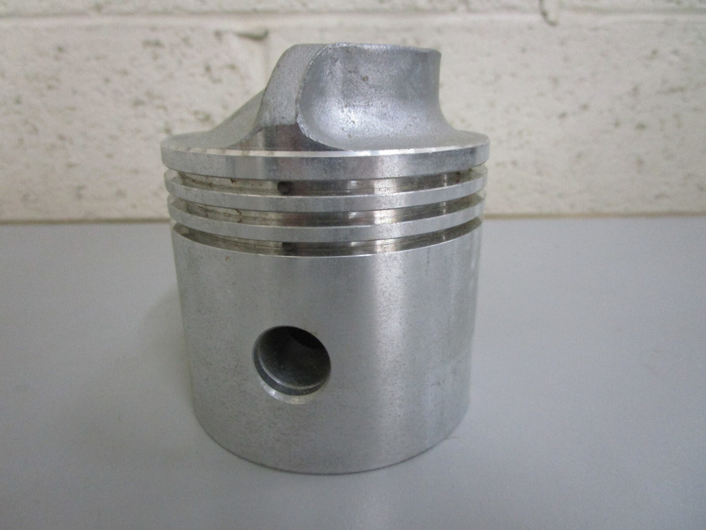 *NEW OEM* 0820 OMC Johnson Evinrude Piston 377564 0377564