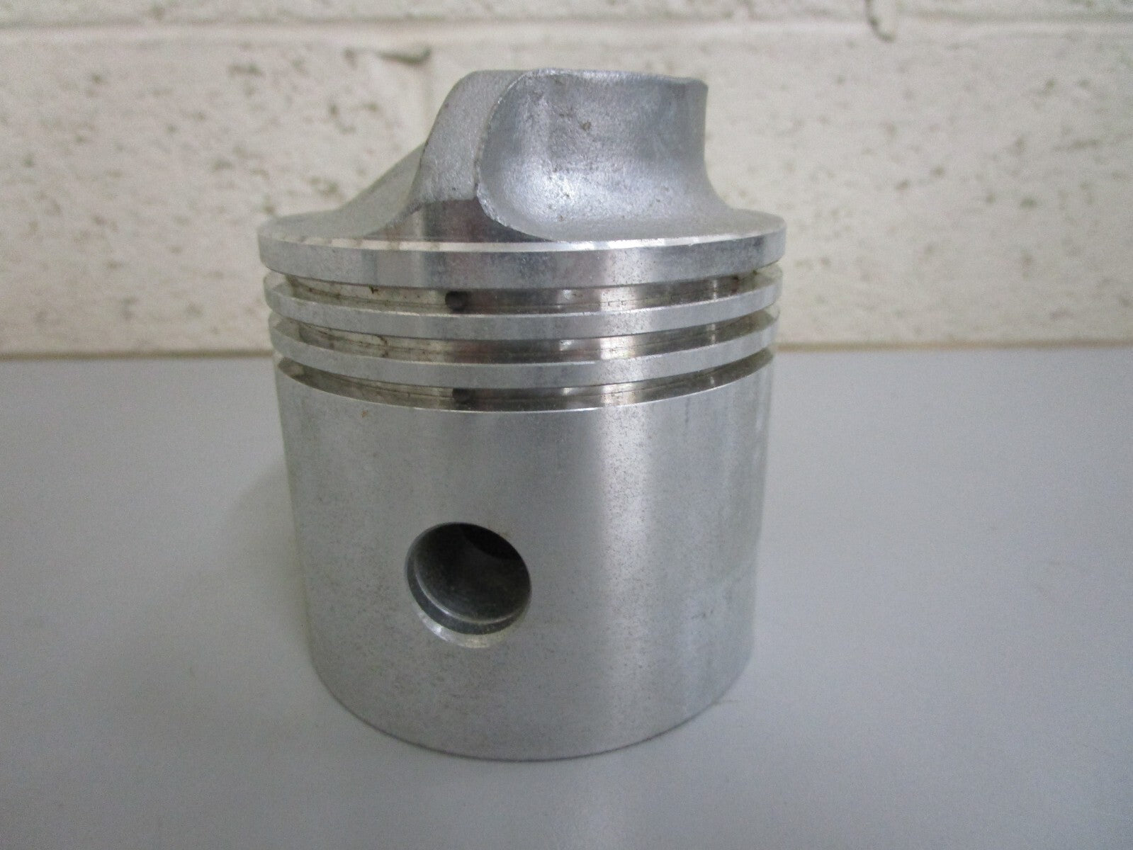 *NEW OEM* 0820 OMC Johnson Evinrude Piston 377564 0377564