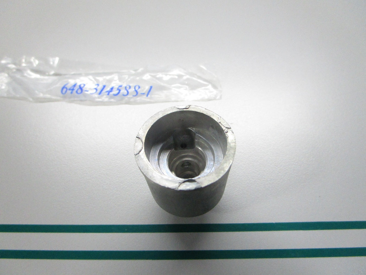 NEW OEM 314588 0314588 OMC Johnson Evinrude Spring Retainer 0810