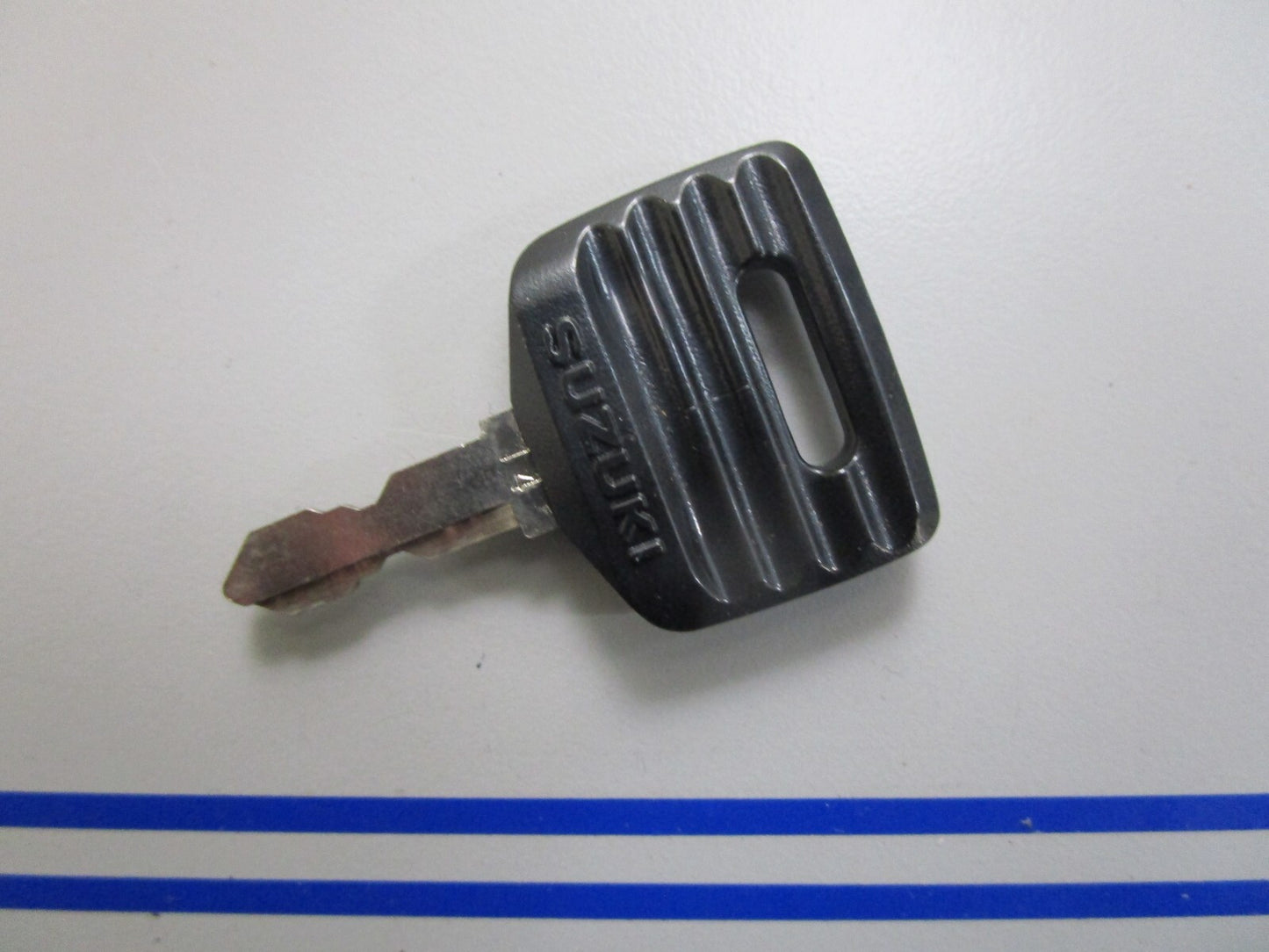 *NEW OEM* 0810 Suzuki Key (14) 37141-92E30