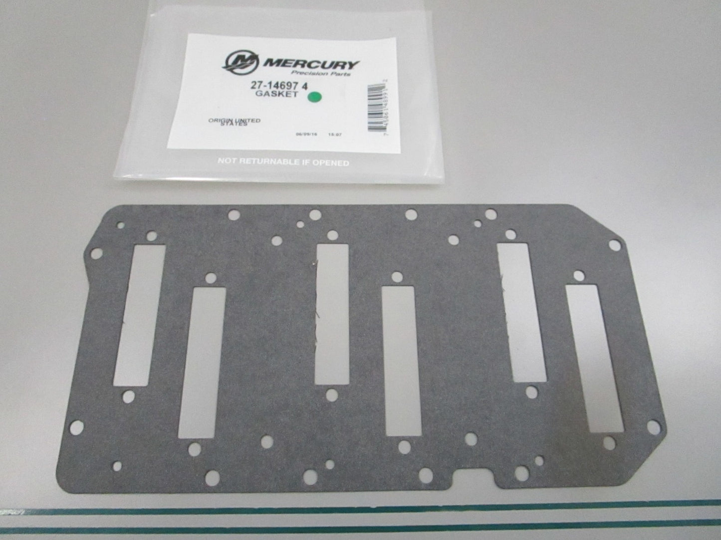 NEW OEM 27-14697 4 Mercury Quicksilver Gasket 0810