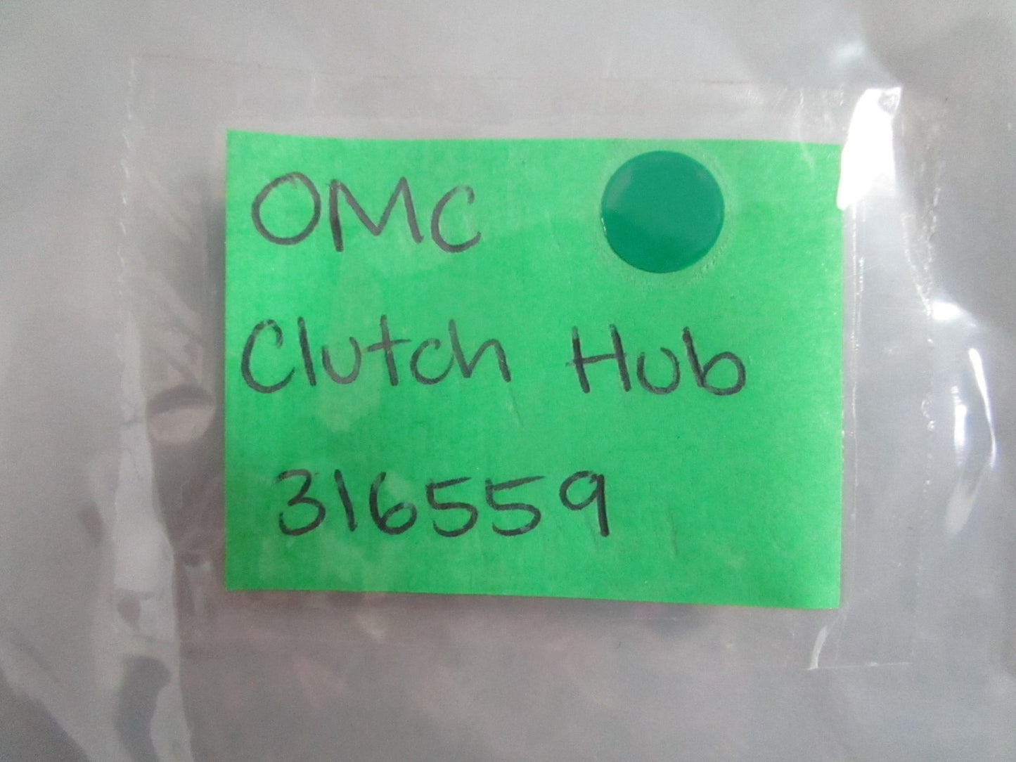 NEW OEM 316669 0316559 OMC Johnson Evinrude Clutch Hub 0820