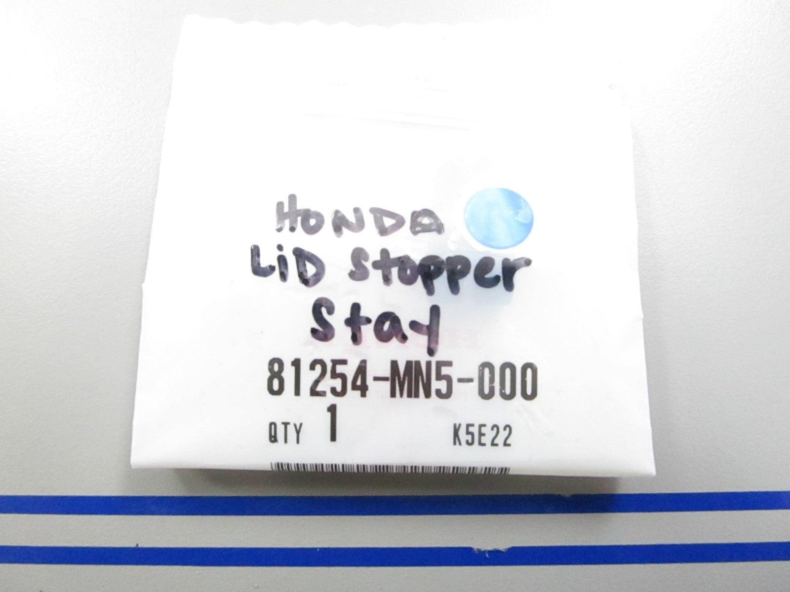 *NEW OEM* 0810 Honda Lid Stopper Stay 81254-MN5-000
