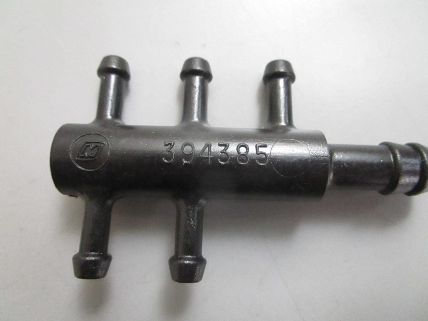 *NEW OEM* 0820 OMC Johnson Evinrude Fuel Manifold 394385 0394385