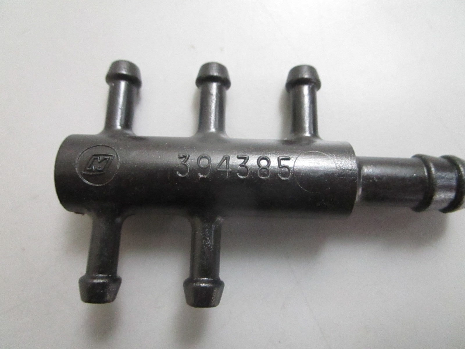*NEW OEM* 0820 OMC Johnson Evinrude Fuel Manifold 394385 0394385