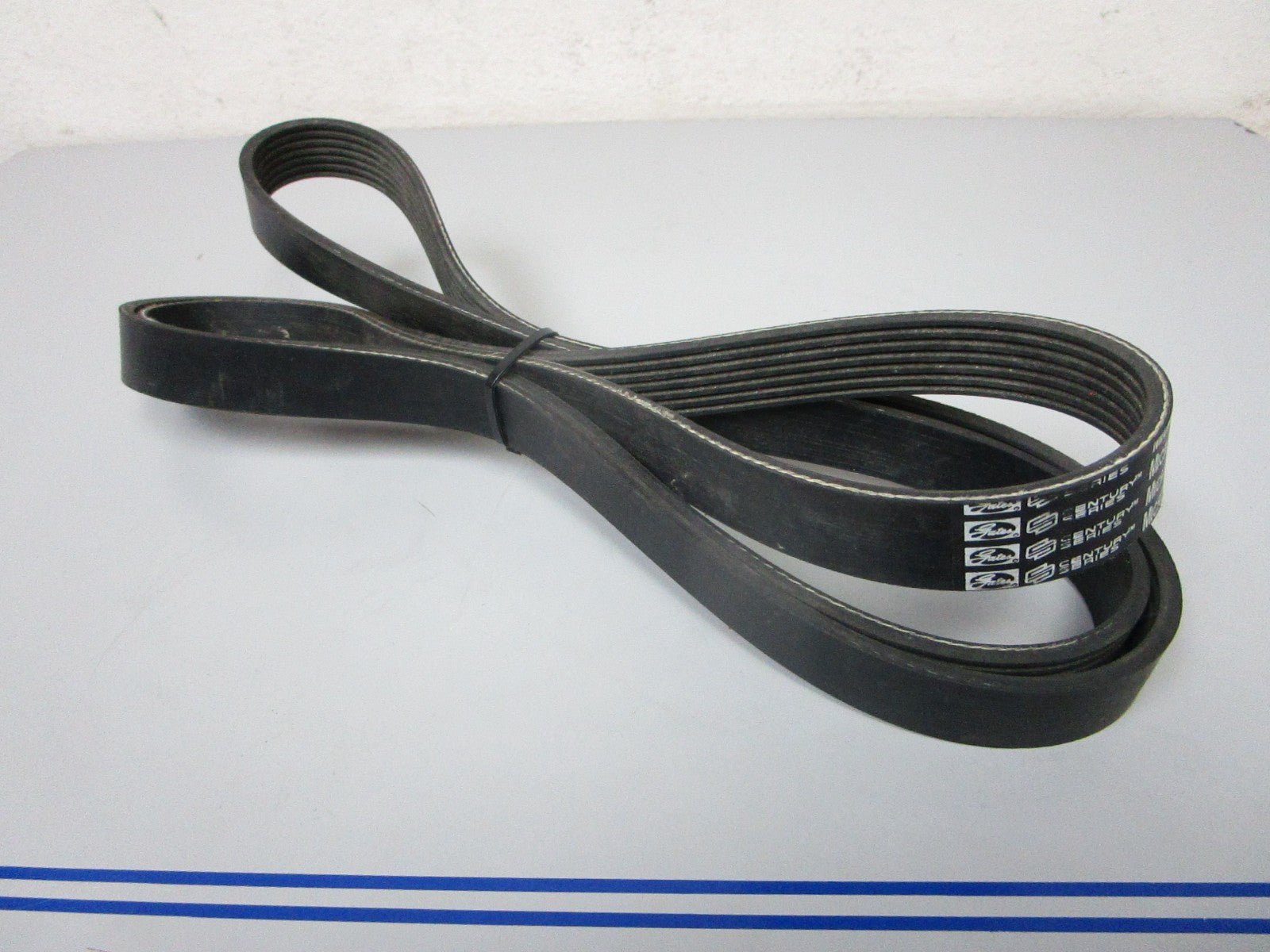 NEW K070901 Gates Micro-V Serpentine Belt 0720