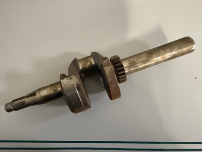 NEW OEM 261293 Briggs & Stratton Crankshaft 0820