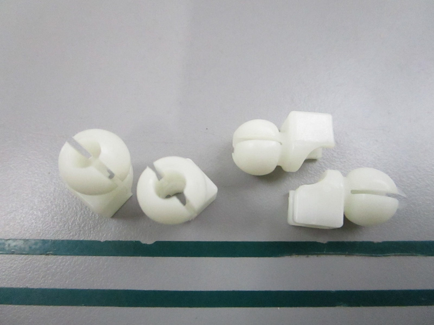 NEW OEM (LOT OF 4) 313703 0313703 OMC Johnson Evinrude Ball Socket 0810