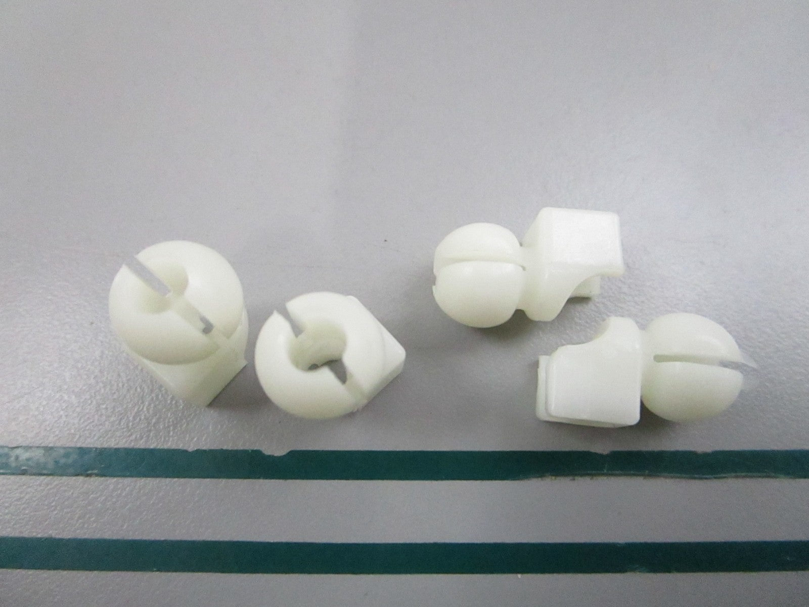 NEW OEM (LOT OF 4) 313703 0313703 OMC Johnson Evinrude Ball Socket 0810
