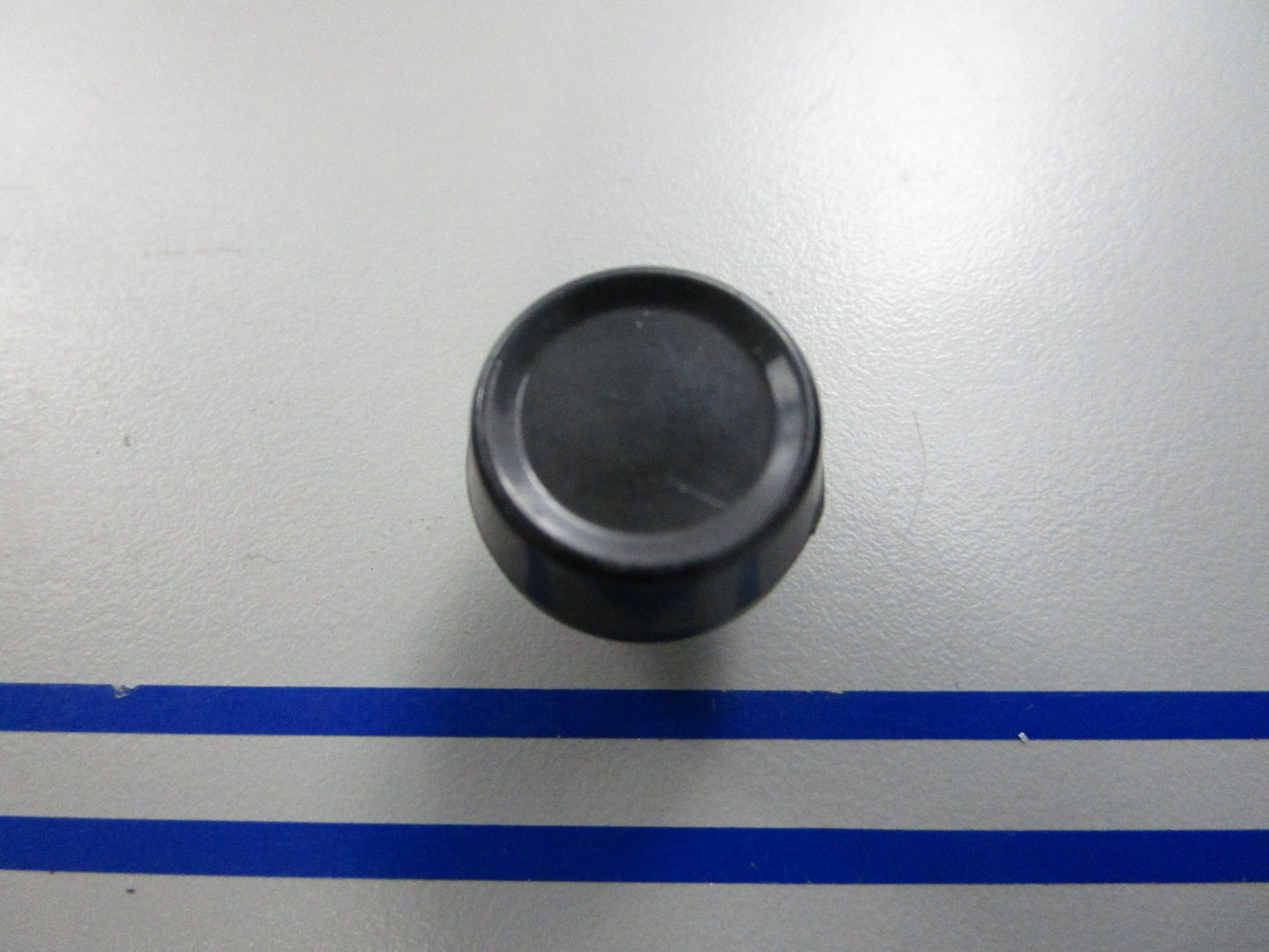 *NEW OEM* 0810 Mercury Quicksilver Button 37602