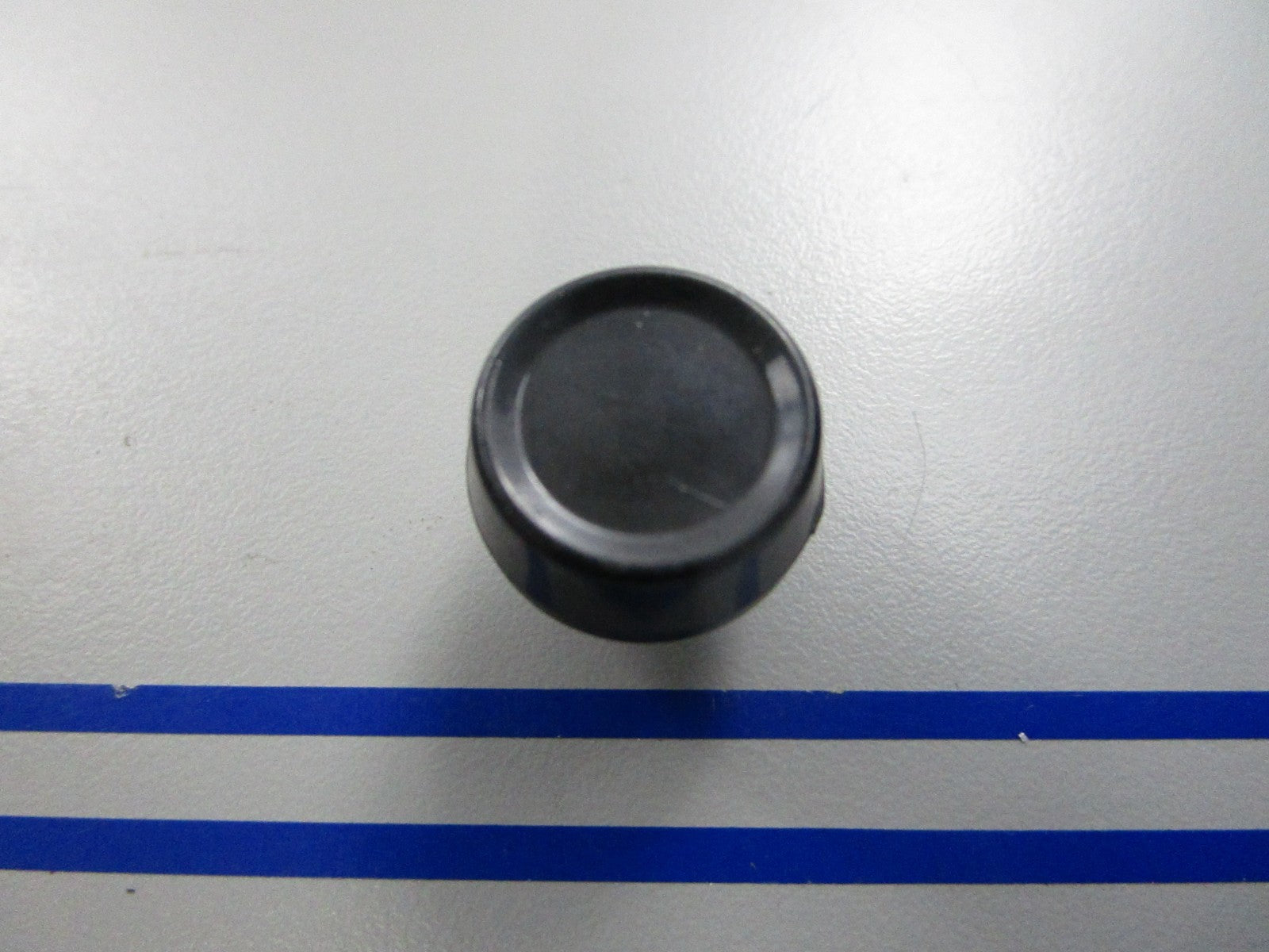 *NEW OEM* 0810 Mercury Quicksilver Button 37602