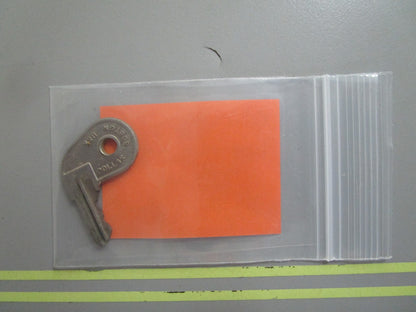 *NEW OEM* 0810 OMC Johnson Evinrude Ignition Key 73-34 501798 0501798