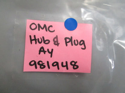 *NEW OEM* 0820 OMC Johnson Evinrude Hub & Plug Ay 981948 0981948