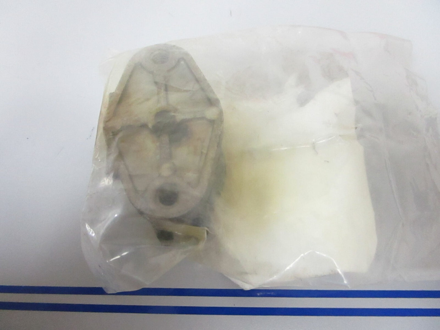 *NEW OEM* 0720 OMC Johnson Evinrude Lower Rubber Mount 377964 0377964