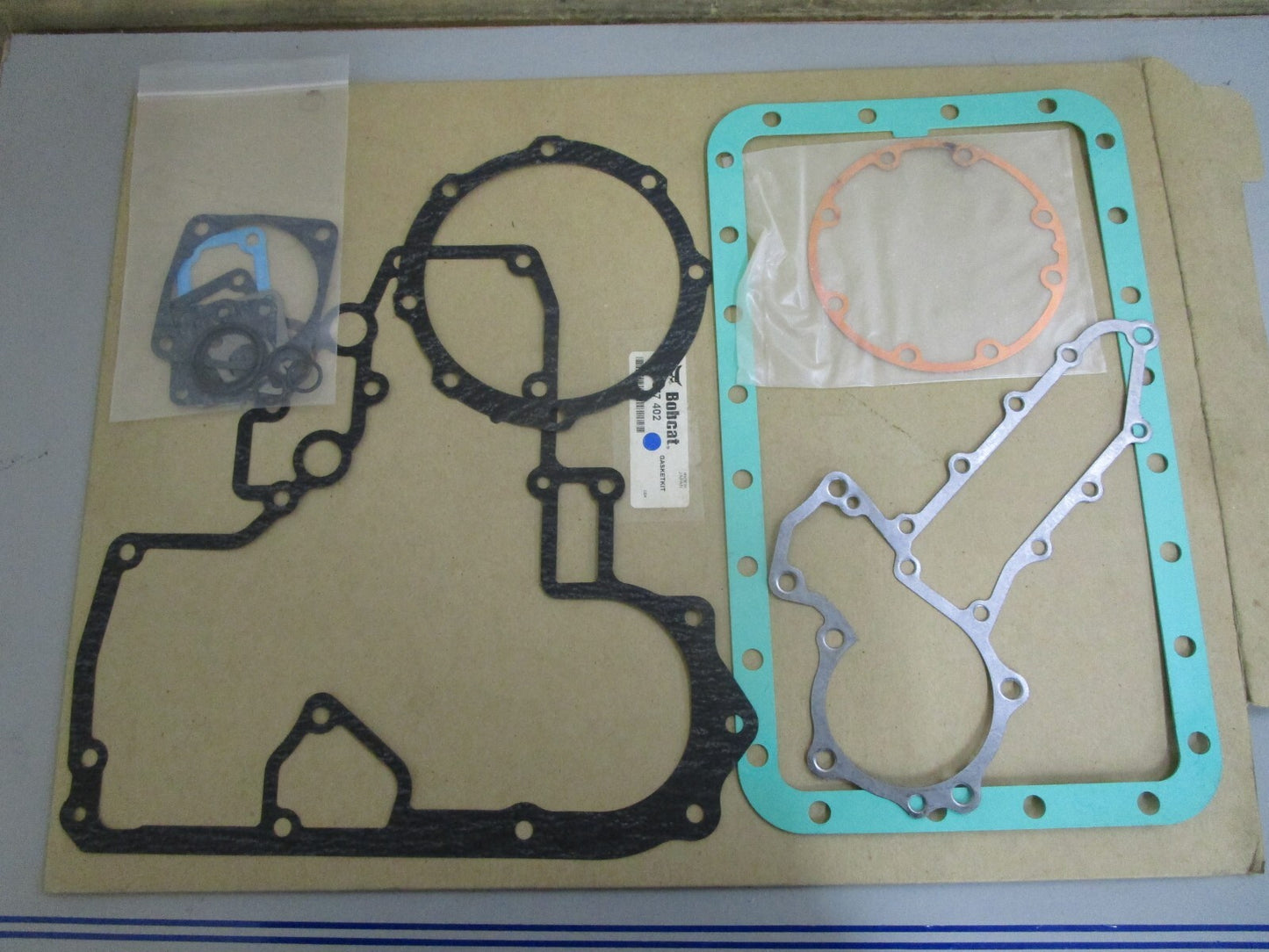 *NEW OEM* 0820 Bobcat Gasket Kit 6657402