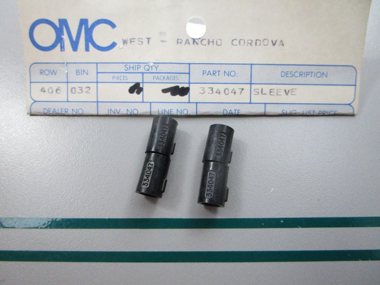 NEW OEM (LOT OF 2) 334047 0334047 OMC Johnson Evinrude Sleeve 0810