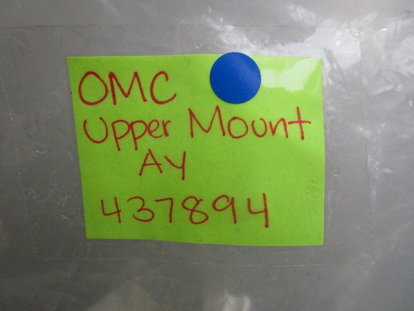 *NEW OEM* 0820 OMC Johnson Evinrude Upper Mount Ay 437894 0437894