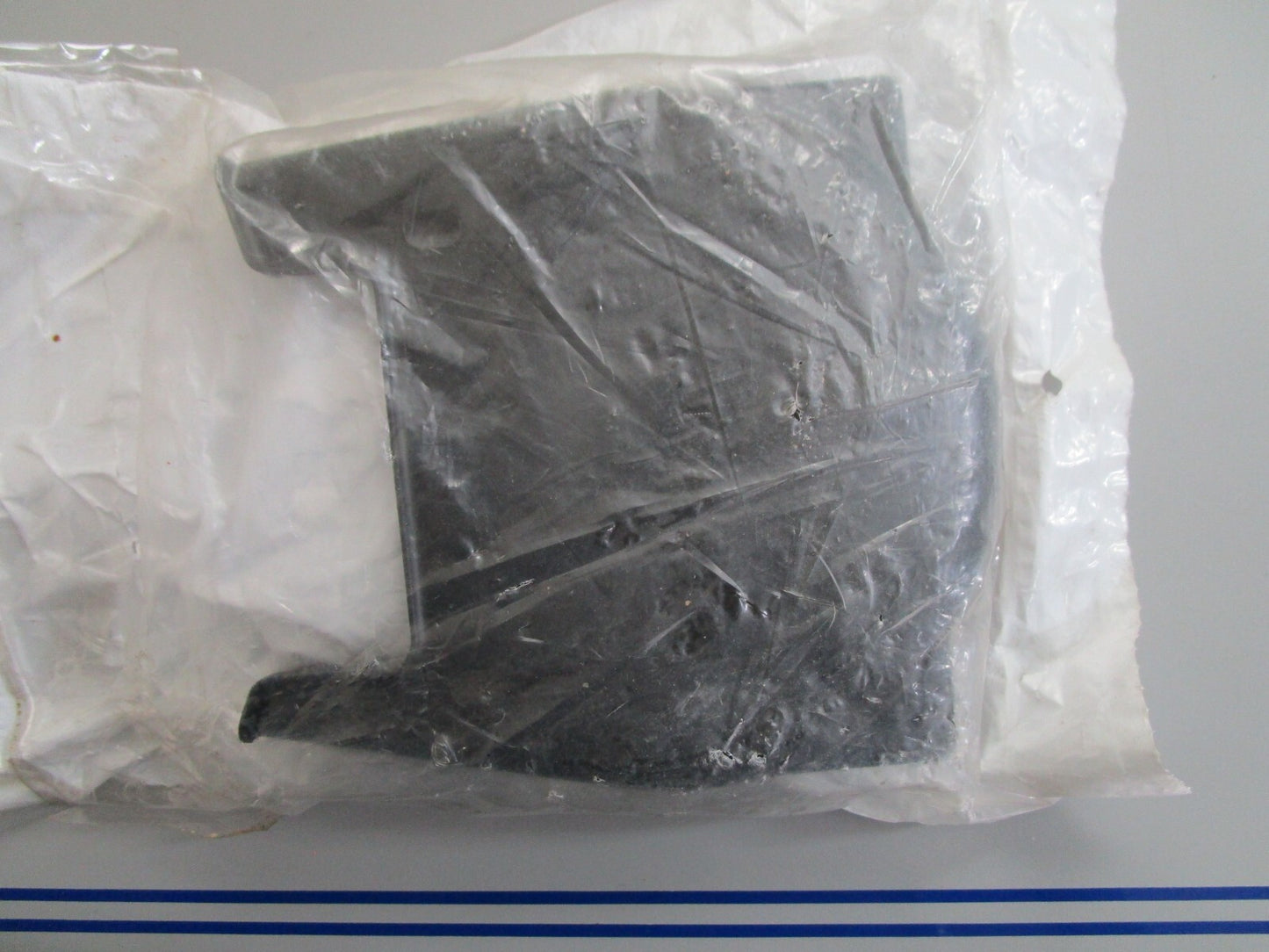 *NEW OEM* 0810 OMC Johnson Evinrude Belt Cover 341259 0341259