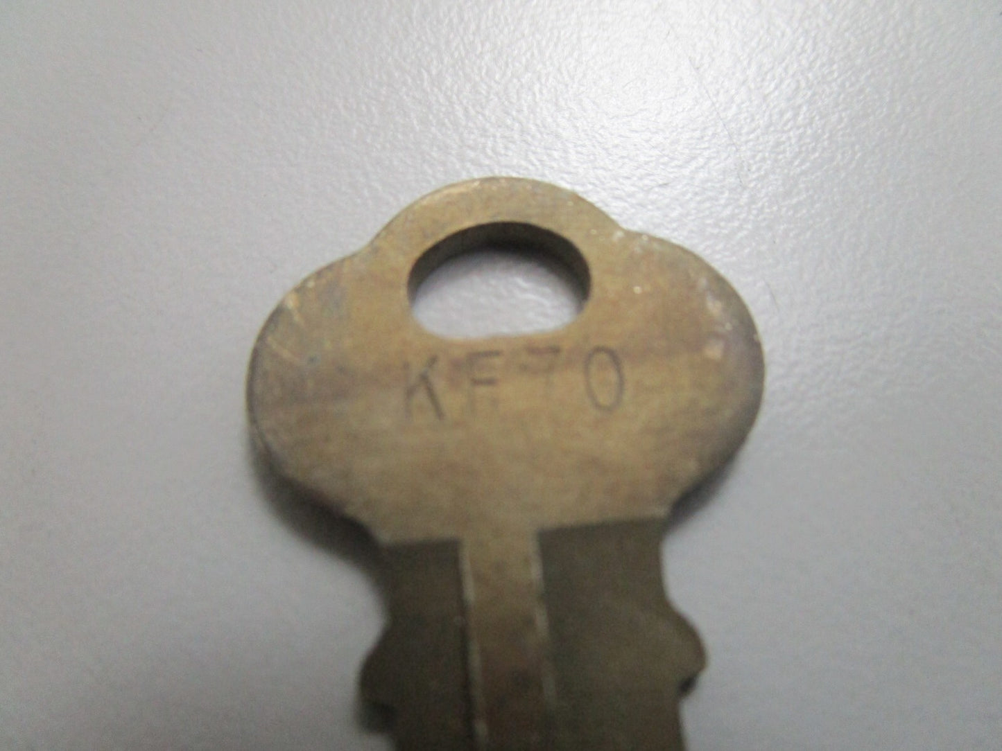 *NEW OEM* 0810 OMC Johnson Evinrude Ignition Key KF70 501585 0501585