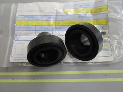 *NEW OEM* (LOT OF 2) 0810 OMC Johnson Evinrude Grommet 333756 0333756