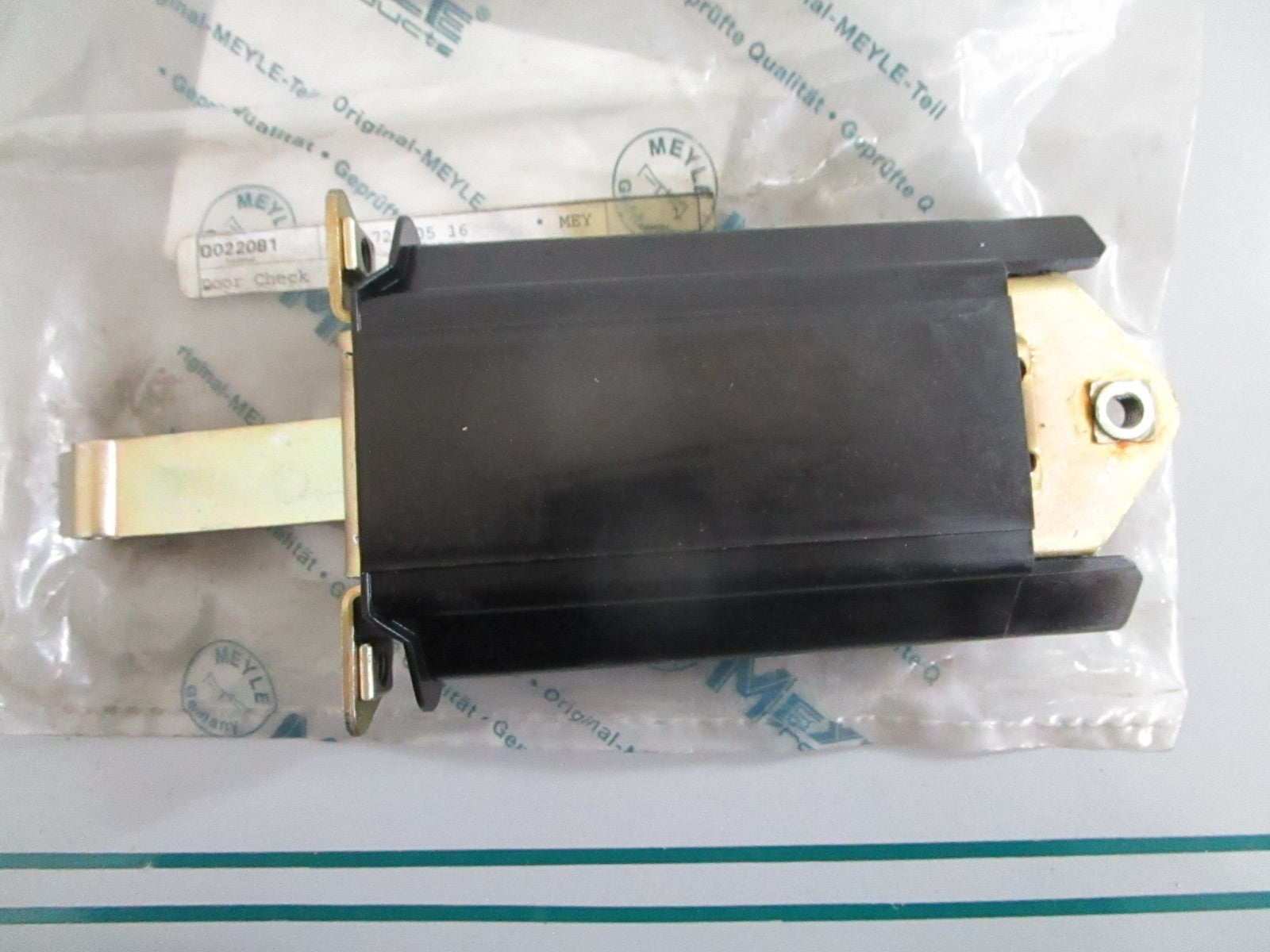 NEW OEM 1267200518 Mercedes-Benz Door Check 0820
