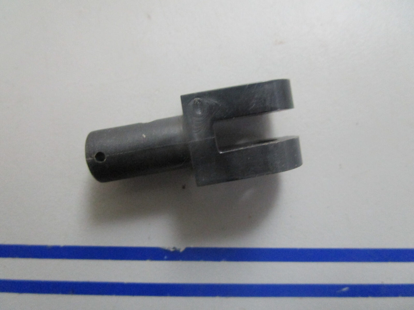 *NEW OEM* 0720 OMC Johnson Evinrude Spark Rod Retainer 334737 0334737