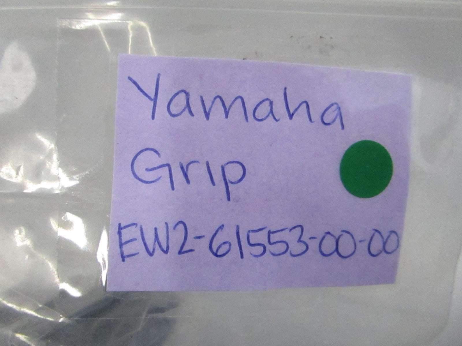 NEW OEM EW2-61553-00-00 Yamaha Grip 0810