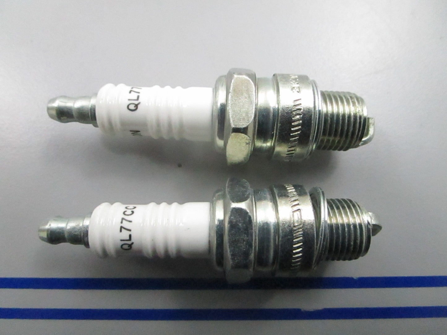 *NEW* (LOT OF 2) 0810 NGK Spark Plug QL77CC