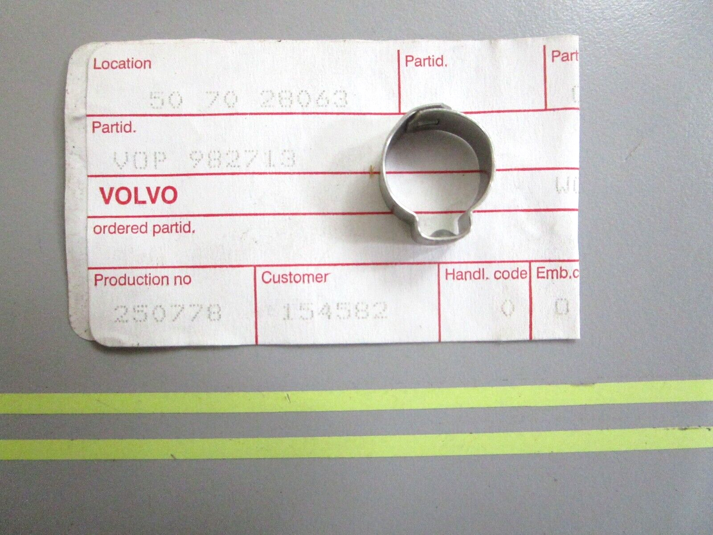 *NEW OEM* 0750 Volvo Penta HOSE CLAMP 982713