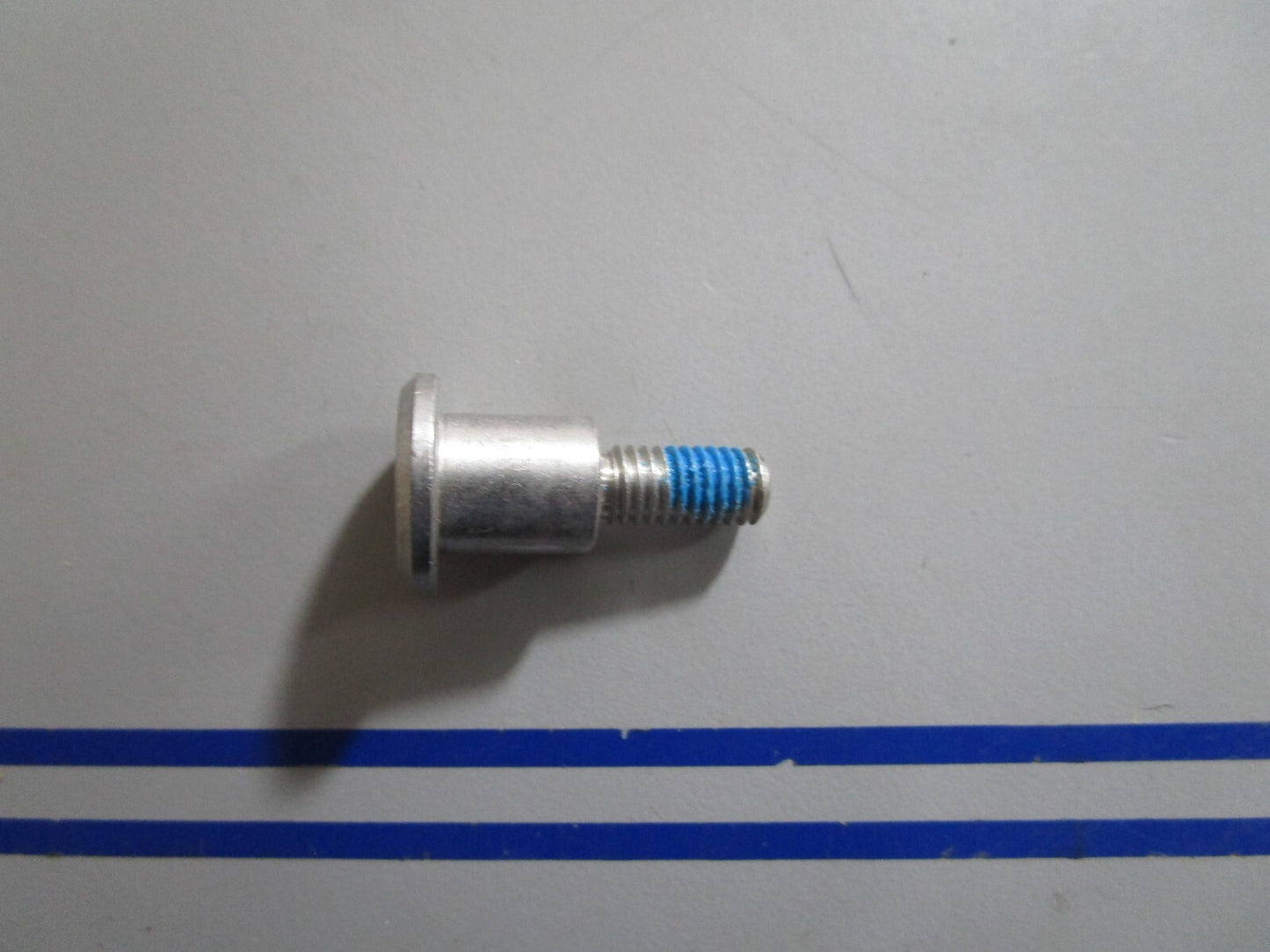 *NEW OEM* 0810 OMC Johnson Evinrude Shoulder Screw 342121 0342121