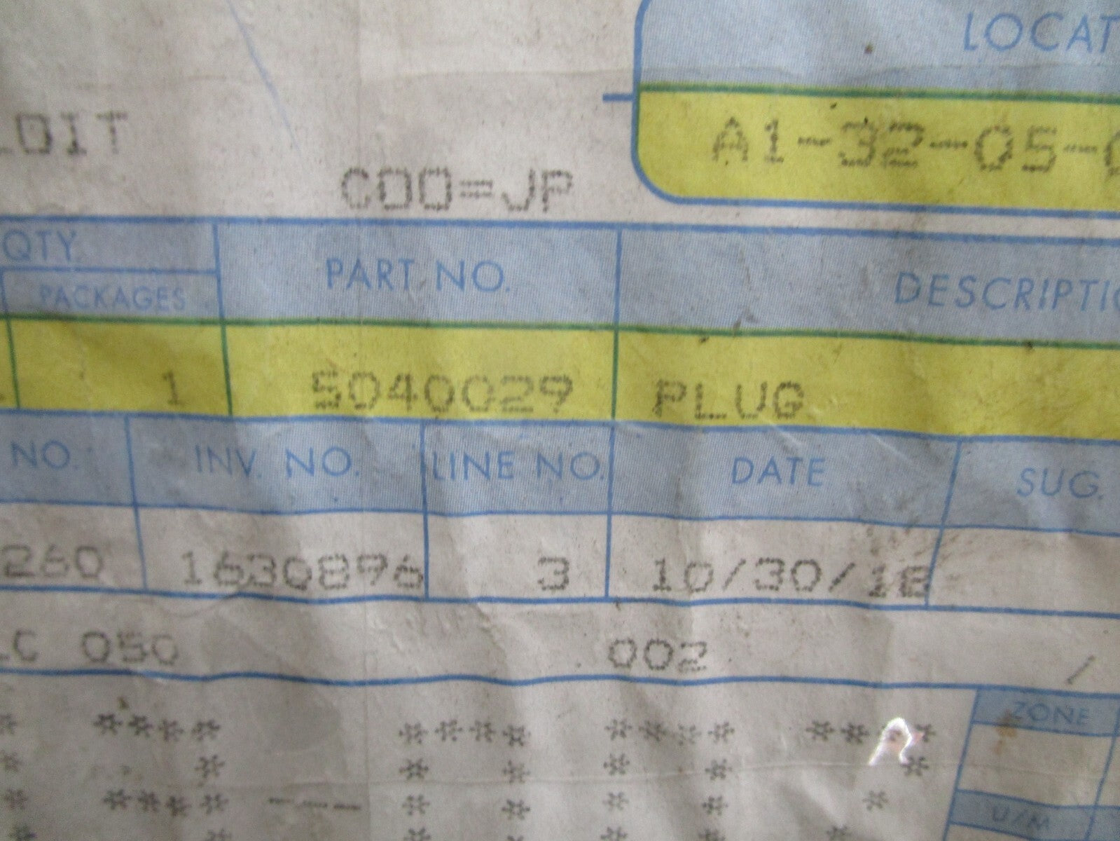 *NEW OEM* 0810 OMC Johnson Evinrude Plug 5040029