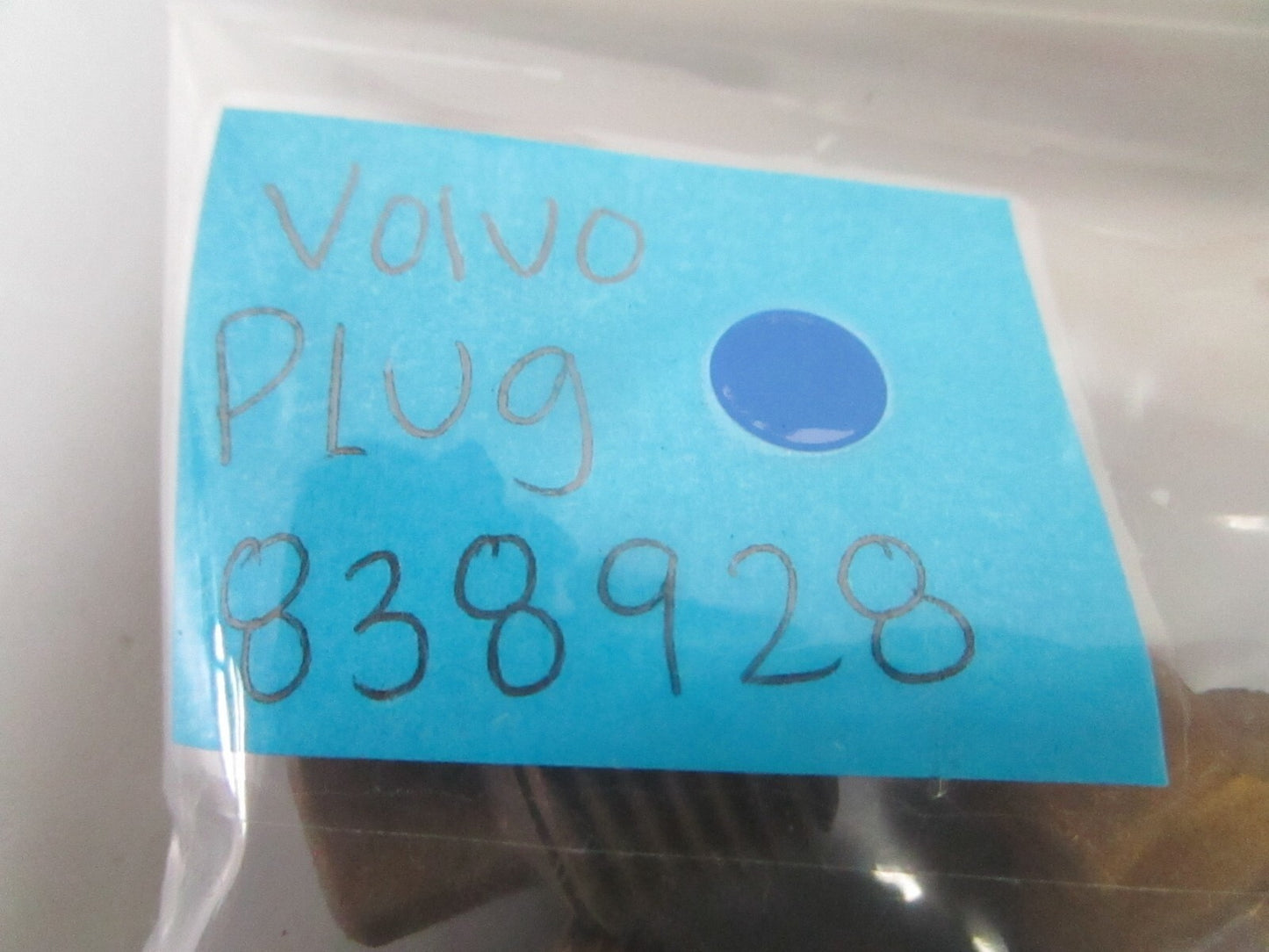 *NEW OEM* 0810 Volvo Penta Plug 838928
