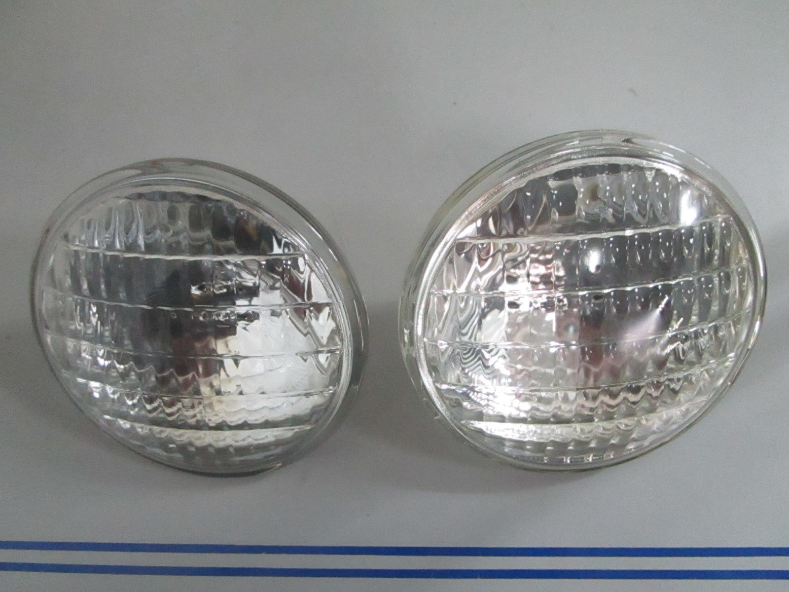 *NEW OEM* (LOT OF 2) 0820 EIKO 36V 60W Beam Bulb 4350