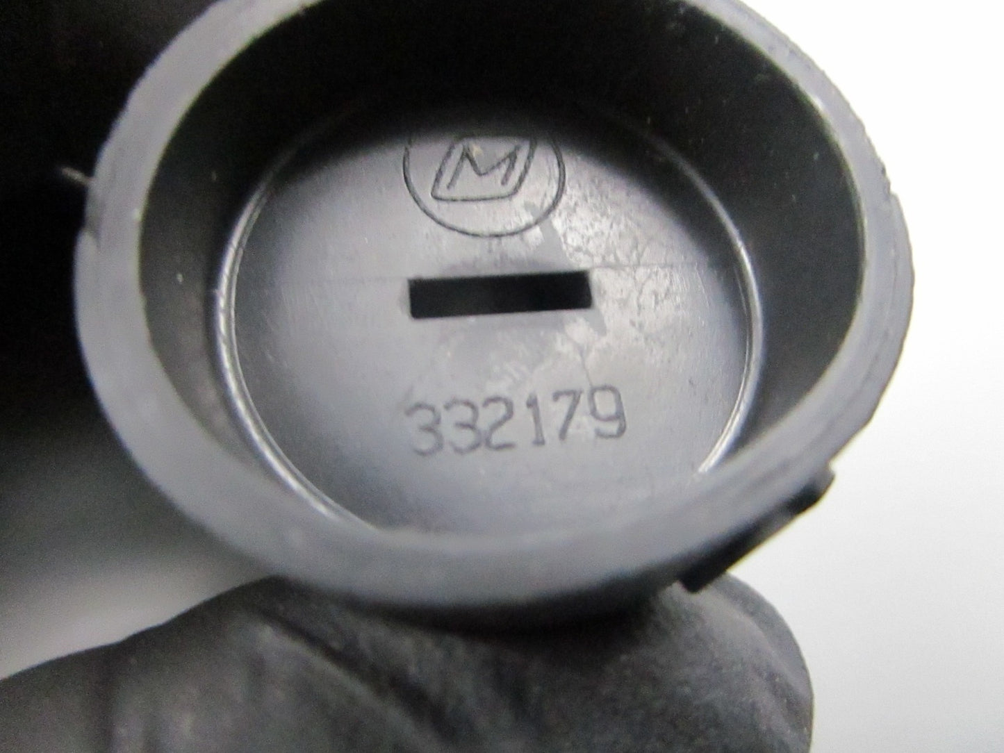*NEW OEM* 0810 OMC Johnson Evinrude Push Knob 332179 0332179