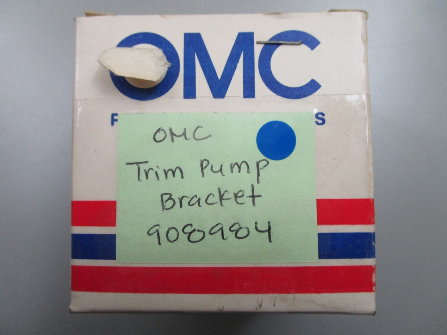 *NEW OEM* 0810 OMC Johnson Evinrude Trim Pump Bracket 908984 0908984