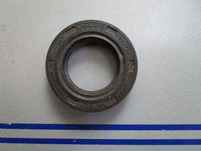 *NEW OEM* 0820 Volvo Penta Seal 833760