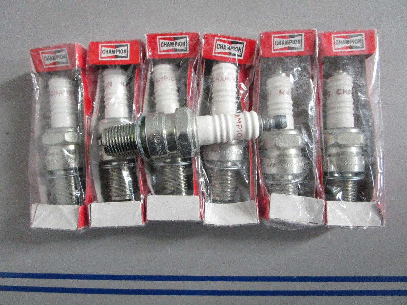NEW OEM (LOT OF 7) N4C Champion Spark Plug 0820