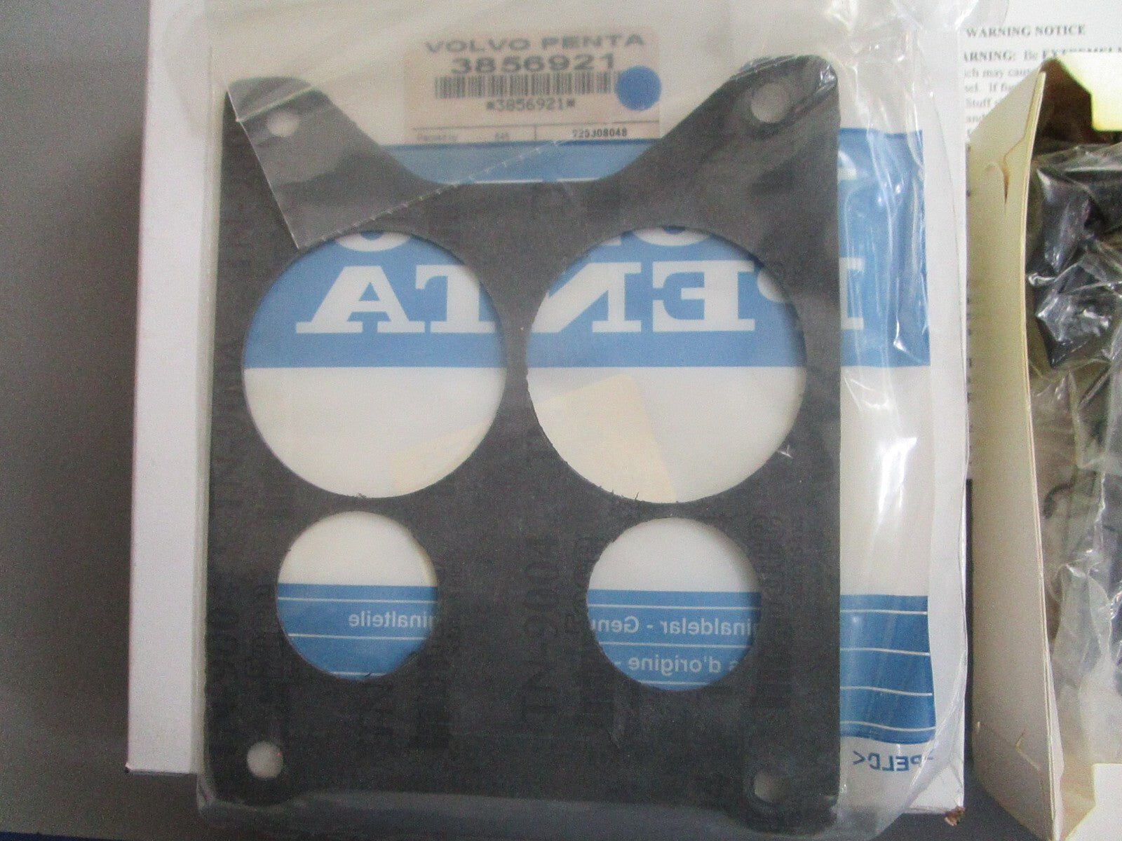 *NEW OEM* 0820 Volvo Penta Repair Kit 3856921